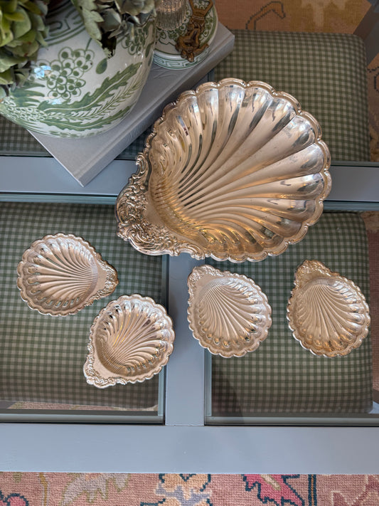 Scalloped rim seashell bowl set